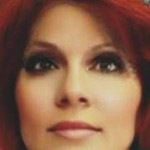 Meet your Posher, Claudia